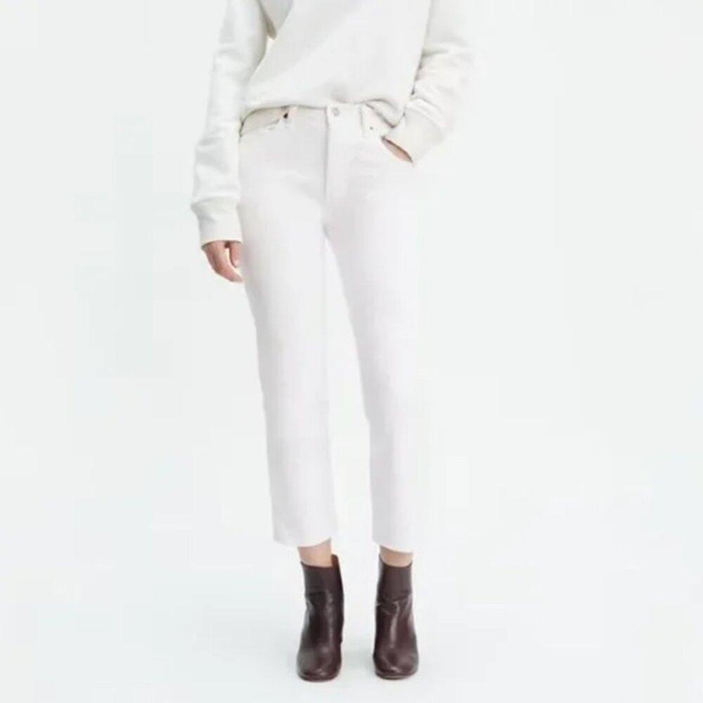 Like New Levi's White Straight Leg 501 cropped jean